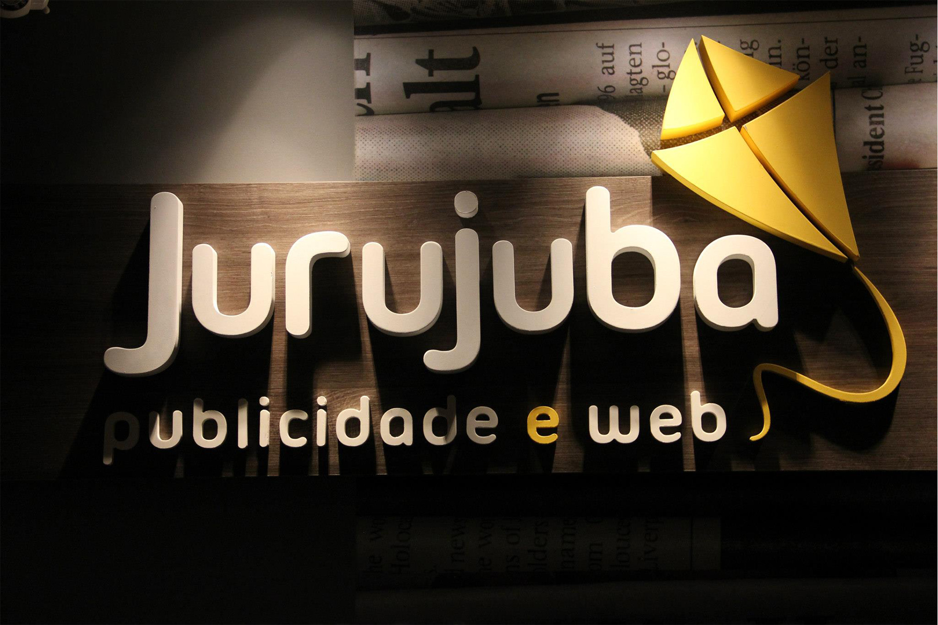 jurujuba-pubicidade-fachada-logotipo